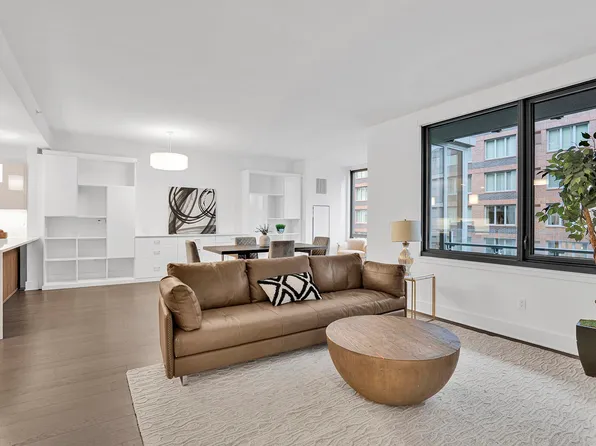 9 Avenue At Port Imperial image 11 of 50