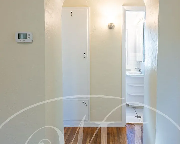 320 SE 4th St — Photo 11