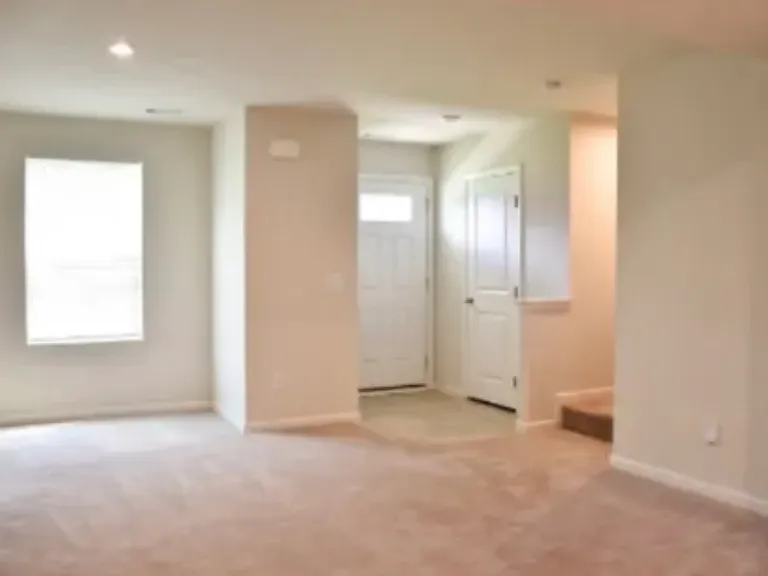 2935 Winterberry Dr #31 — Photo 2