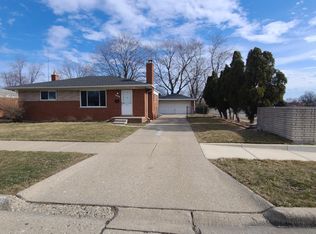 27028 Broadmoor Dr, Warren, MI 48088