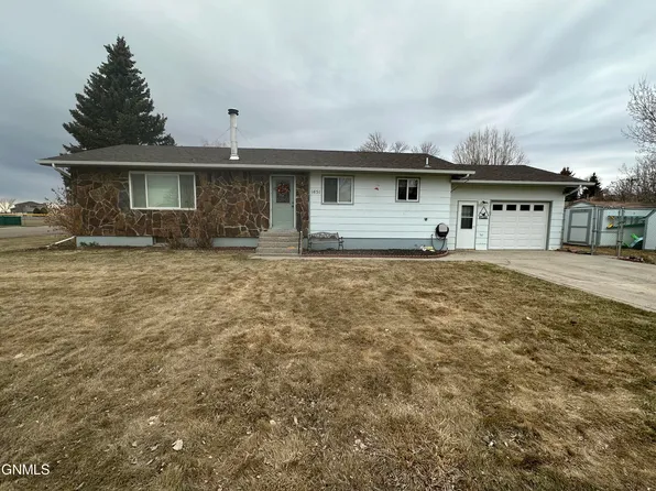 1451 11th Ave SW, Sidney, MT 59270