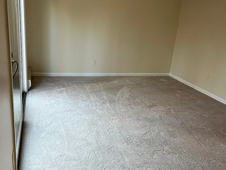 131 Point Of Woods Dr — Photo 12