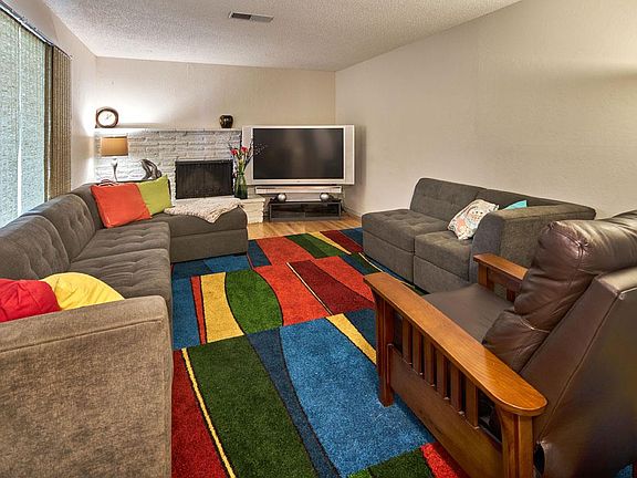 3rd image of 1385 Annapolis Way