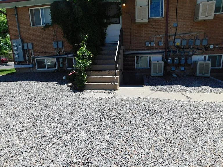 1368 Elm Ave — Photo 11