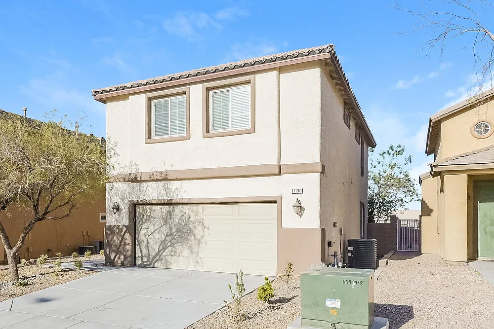 3 bed, 2.5 bath, 1556 sqft, $2,290 — Photo 4