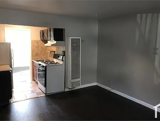 10010 Macarthur Blvd #8 — Photo 2
