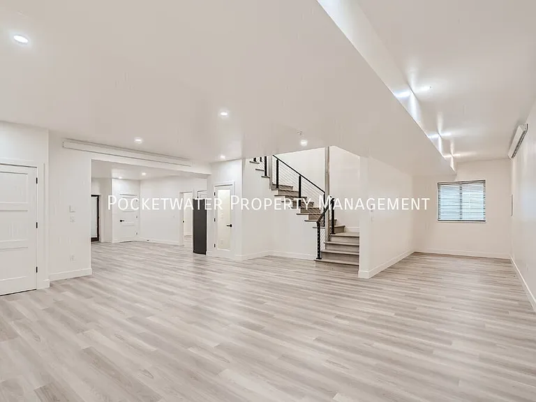 3595 Darley Ave — Photo 25