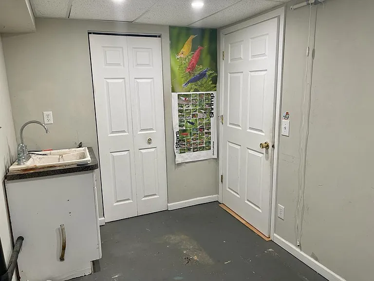 880 Genesee Dr — Photo 18