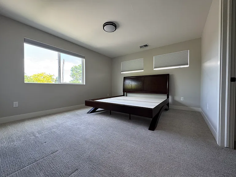 1434 Zenobia St — Photo 13