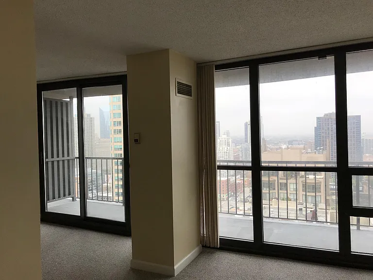 10 E Ontario St #3407 — Photo 17