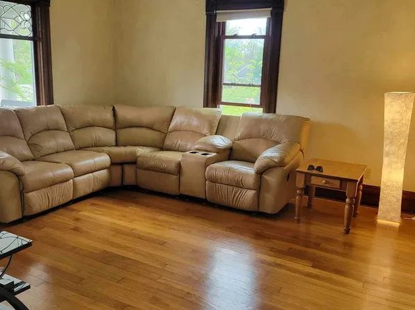 105 Lakeshore Dr NW #5, Stewartville, MN 55976