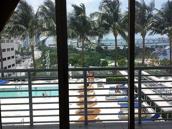 3rd image of 325 Biscayne Blvd #1420