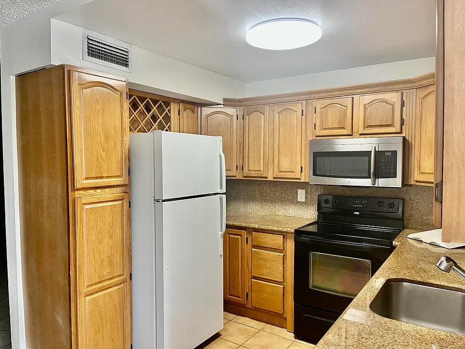 15385 S Dixie Hwy #12