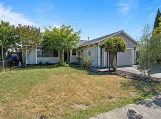 1482 Plumeria Dr, Santa Rosa, CA 95403