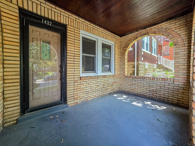 1432 Tolma Ave — Photo 2