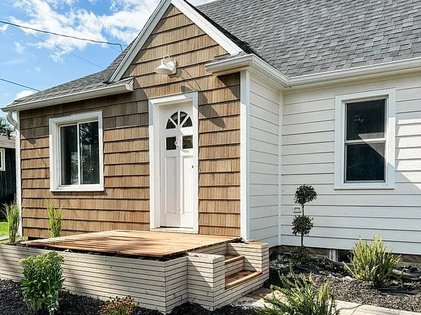 107 8th Ave NW, Waukon, IA 52172