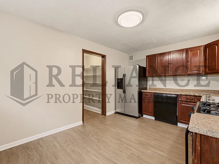 2917 S Walnut St — Photo 26