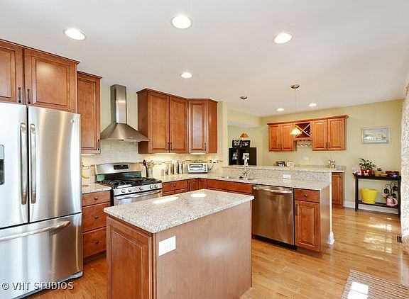 3rd image of 2815 N Dryden Pl