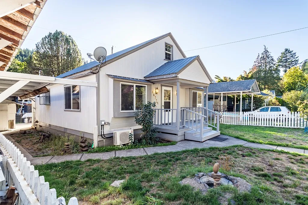46772 Sunset Ave photo 1