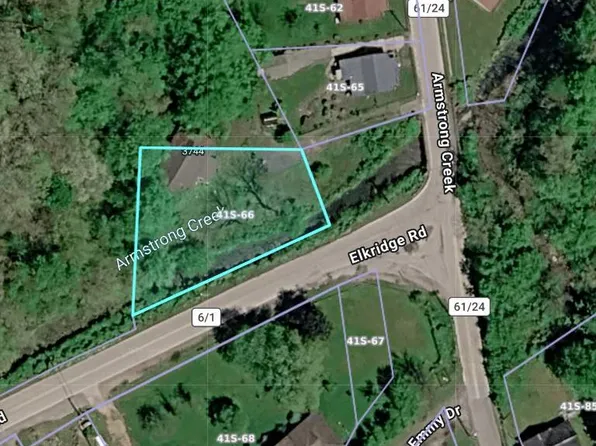 3744 Armstrong Creek Rd, Kimberly, WV 25118