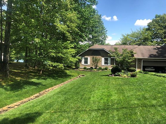 3rd image of 122 Canterbury Dr