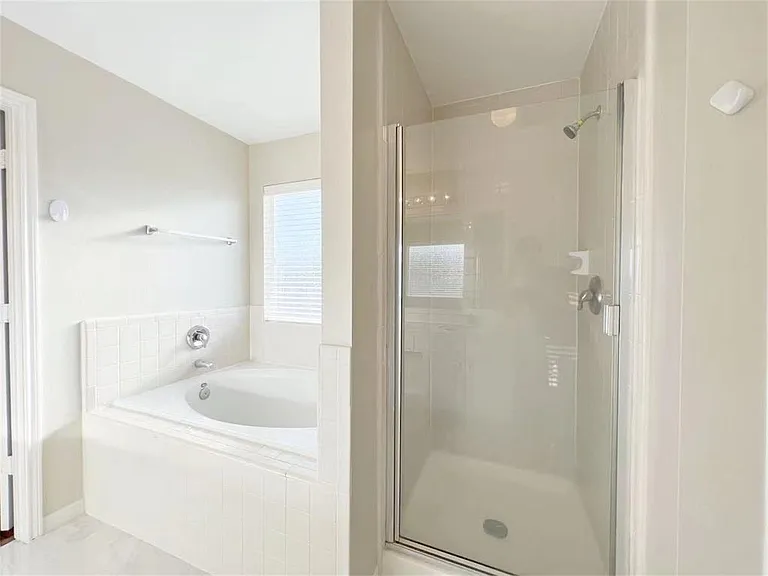 18102 Redoak Manor Ln — Photo 12