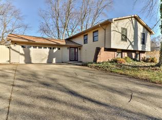 716 Ashton Ln N, Champaign, IL 61820