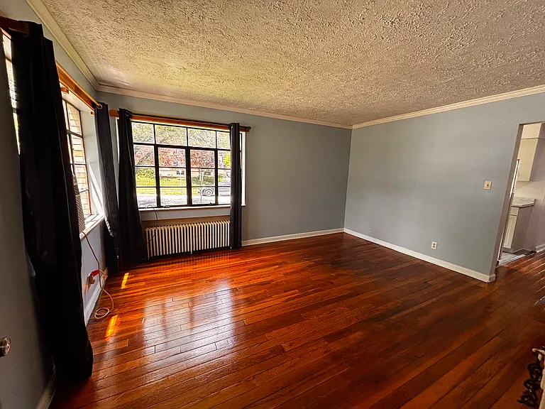 360 Ross Ave — Photo 7