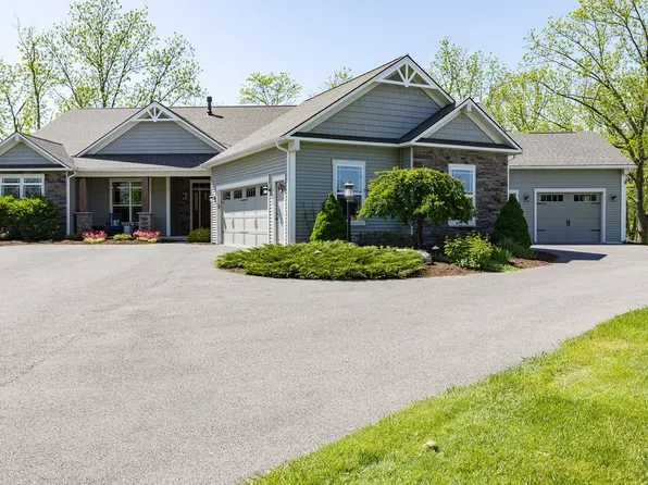 3477 Long Shadow Dr, Baldwinsville, NY 13027