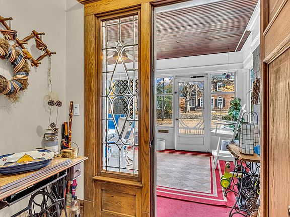 3rd image of 218 4th St