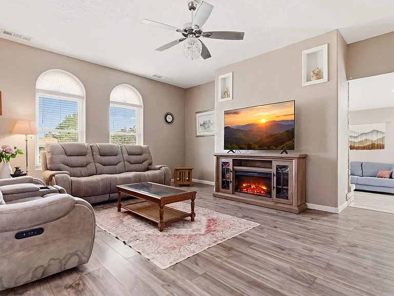 207 Goodman Ave — Photo 18