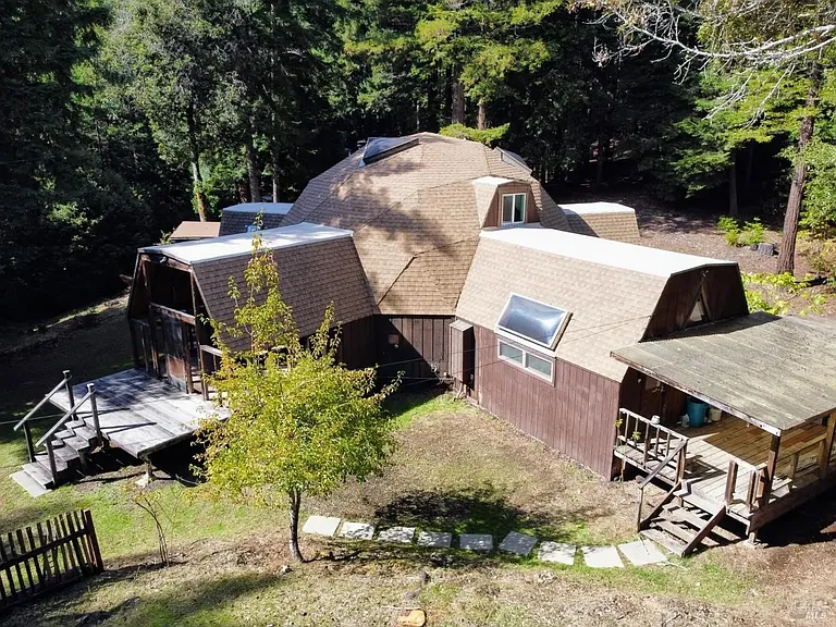 8080 Surprise Valley Rd — Photo 17