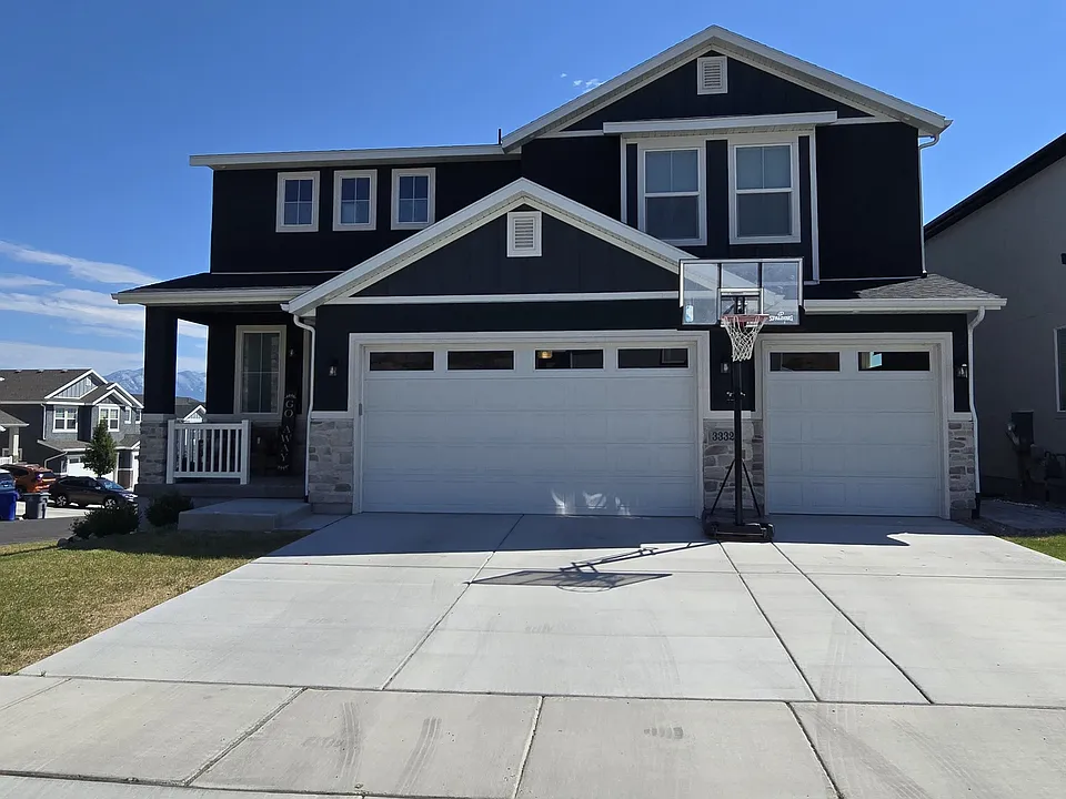 3332 S Heathercrest Dr
