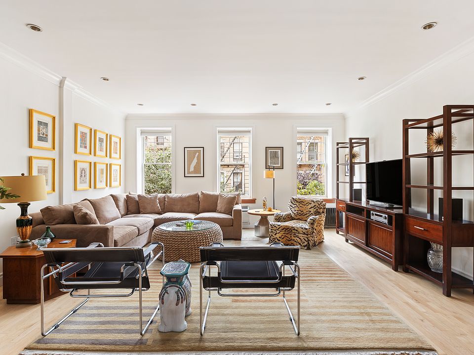 1st image of 203 E 7th St APT 2