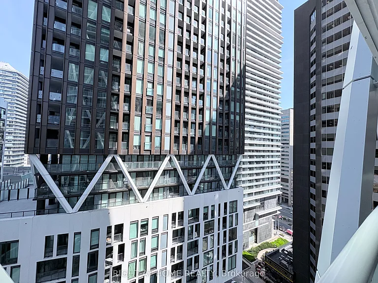 230 Simcoe St #1436 — Photo 19