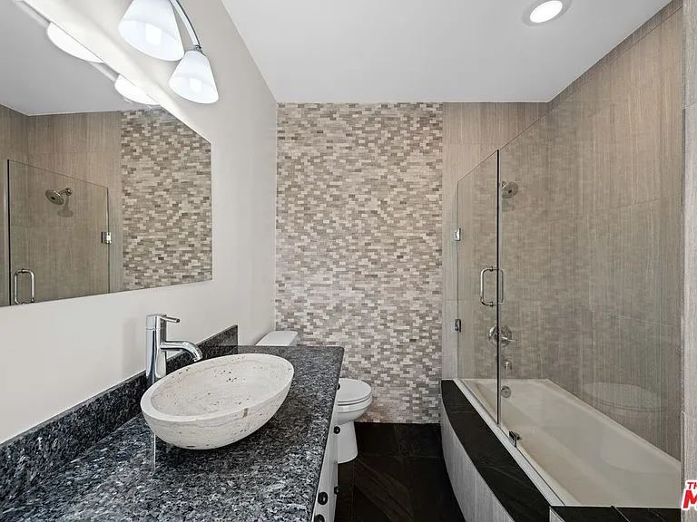 1121 Roberto Ln — Photo 22