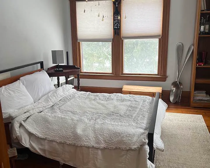 Northwest bedroom, double bed, this is the second bedroom suite