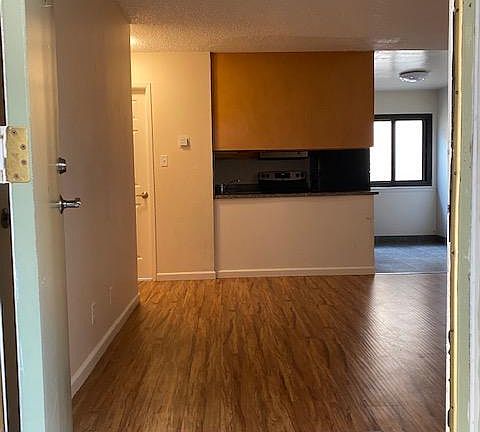 2nd image of 327 Chapman Ave #8sm7kkxsd