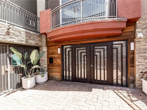 11124 Burbank Blvd APT 101, North Hollywood, CA 91601
