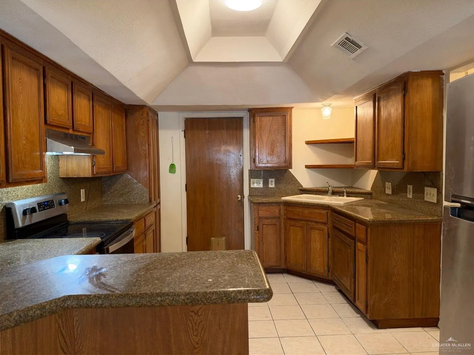 3 bed, 2.5 bath, 1626 sqft, $1,300 — Photo 3