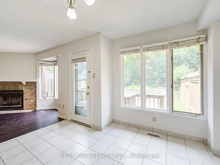 2593 Addingham Cres — Photo 15