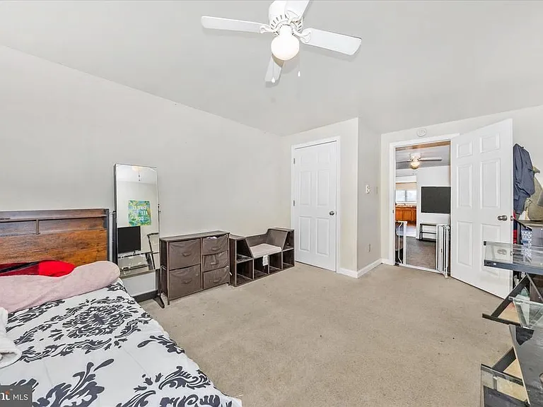 241 N Franklin St — Photo 36