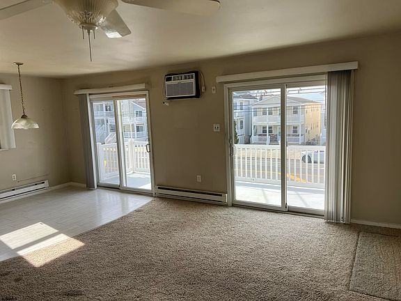 3rd image of 3627 West Ave #27