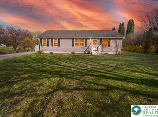 838 S Dogwood Rd, Walnutport, PA 18088