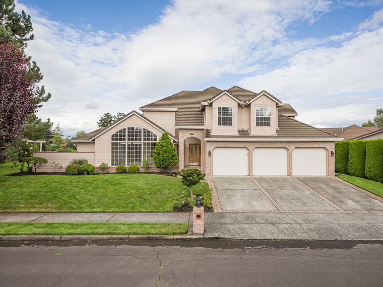 1st image of 7107 NE 83rd Ave