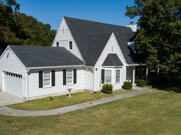 1223 Creek Road, Morehead City, NC 28557