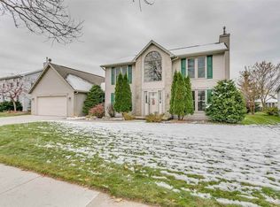 1601 E Meadow Grove Blvd, Appleton, WI 54915