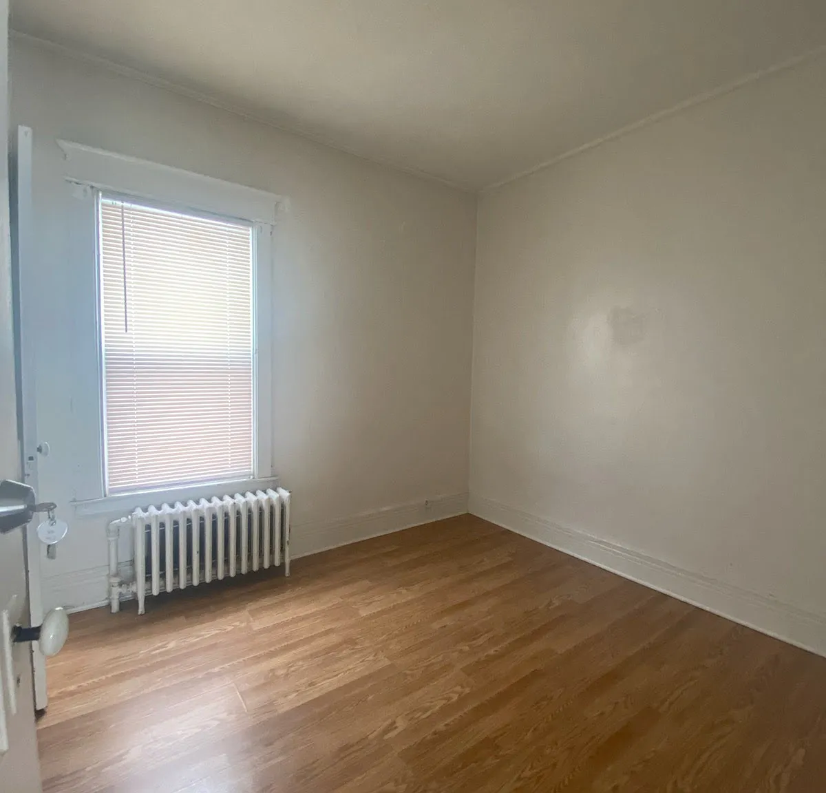 274 Manning Blvd — Photo 4