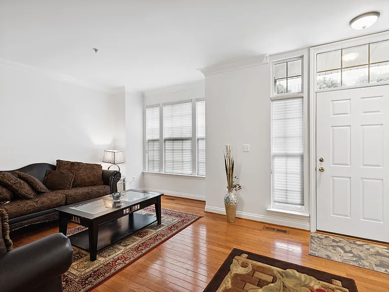 6005 Helmsman Way — Photo 4