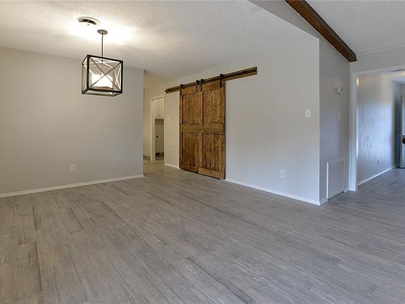 5th image of 309 Azure Hills Dr